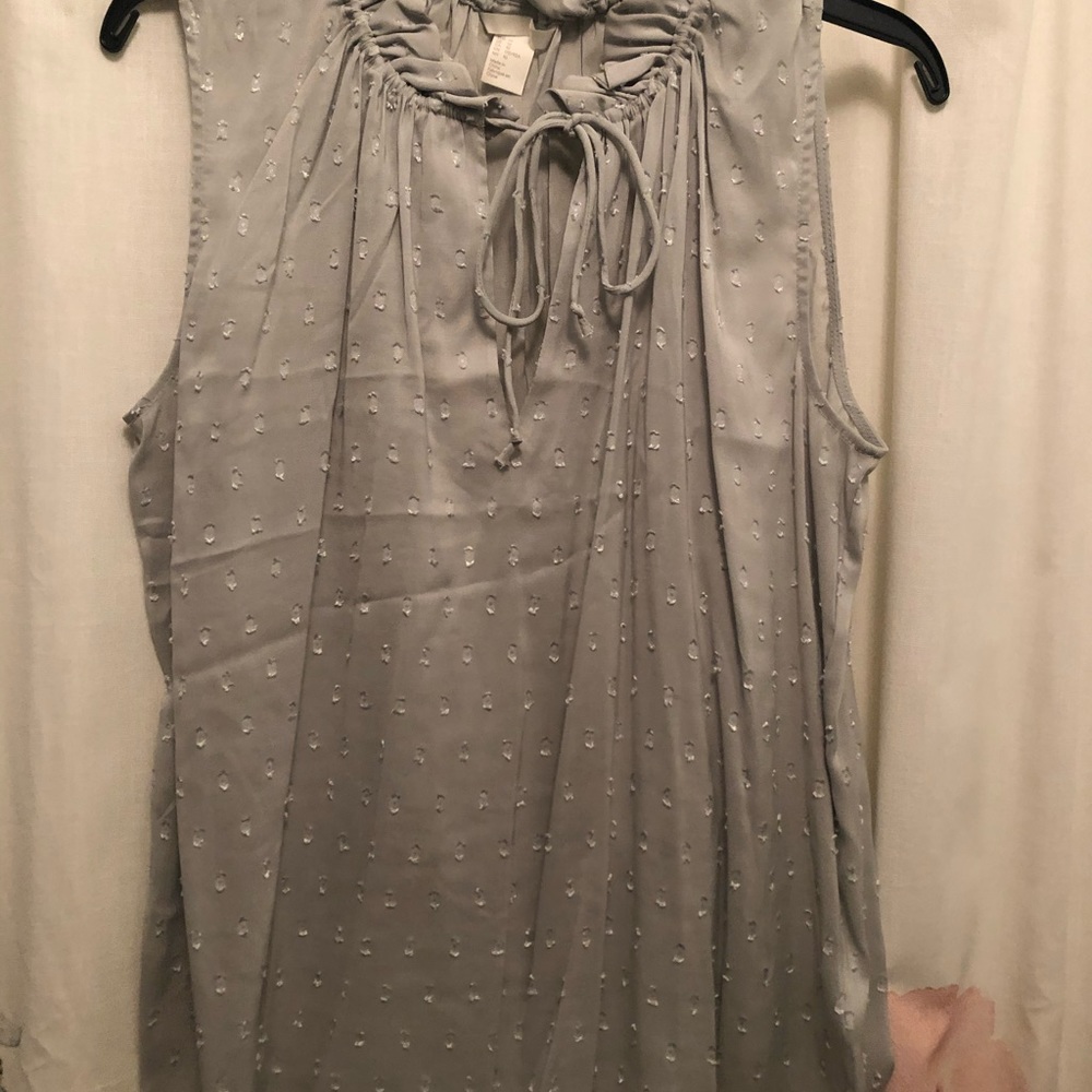 Like new sleeveless blouse